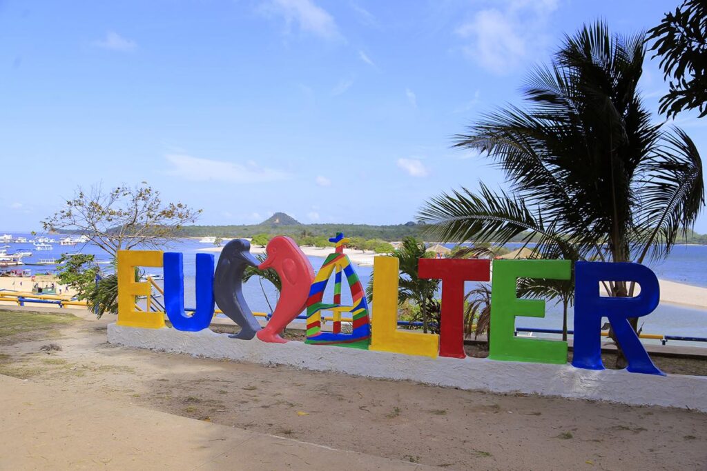 up ag 9332 0176d274 3abd 1557 e849 a3142da4799f